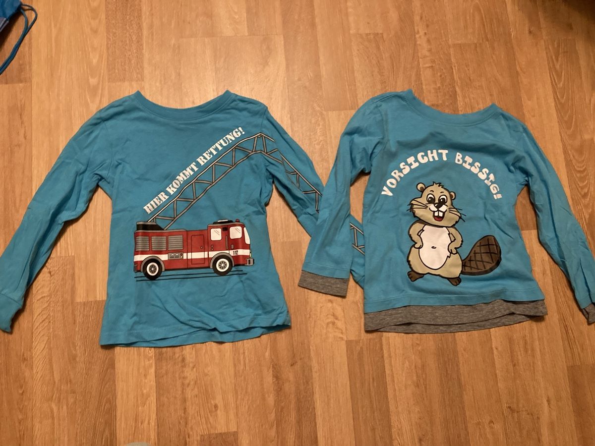 Camicie, T-shirt & Polo: Knaben Langarmshirts Gr. 104/110 – Usato da Emmenbrücke venduto da JJ_89