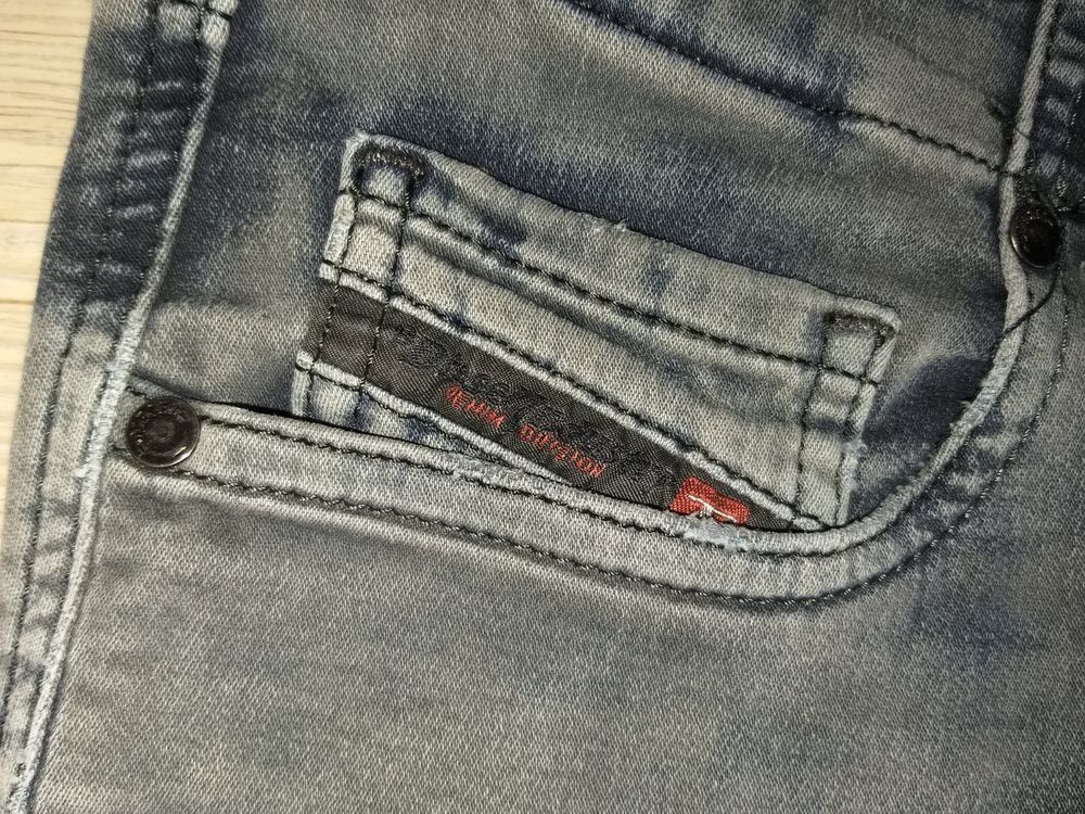 Diesel Jeans: Jeans DIESEL  Taille / Grosse W25   Model GRUPEE..... – Usato da Cossonay-ville venduto da Super-Price-Quality 3