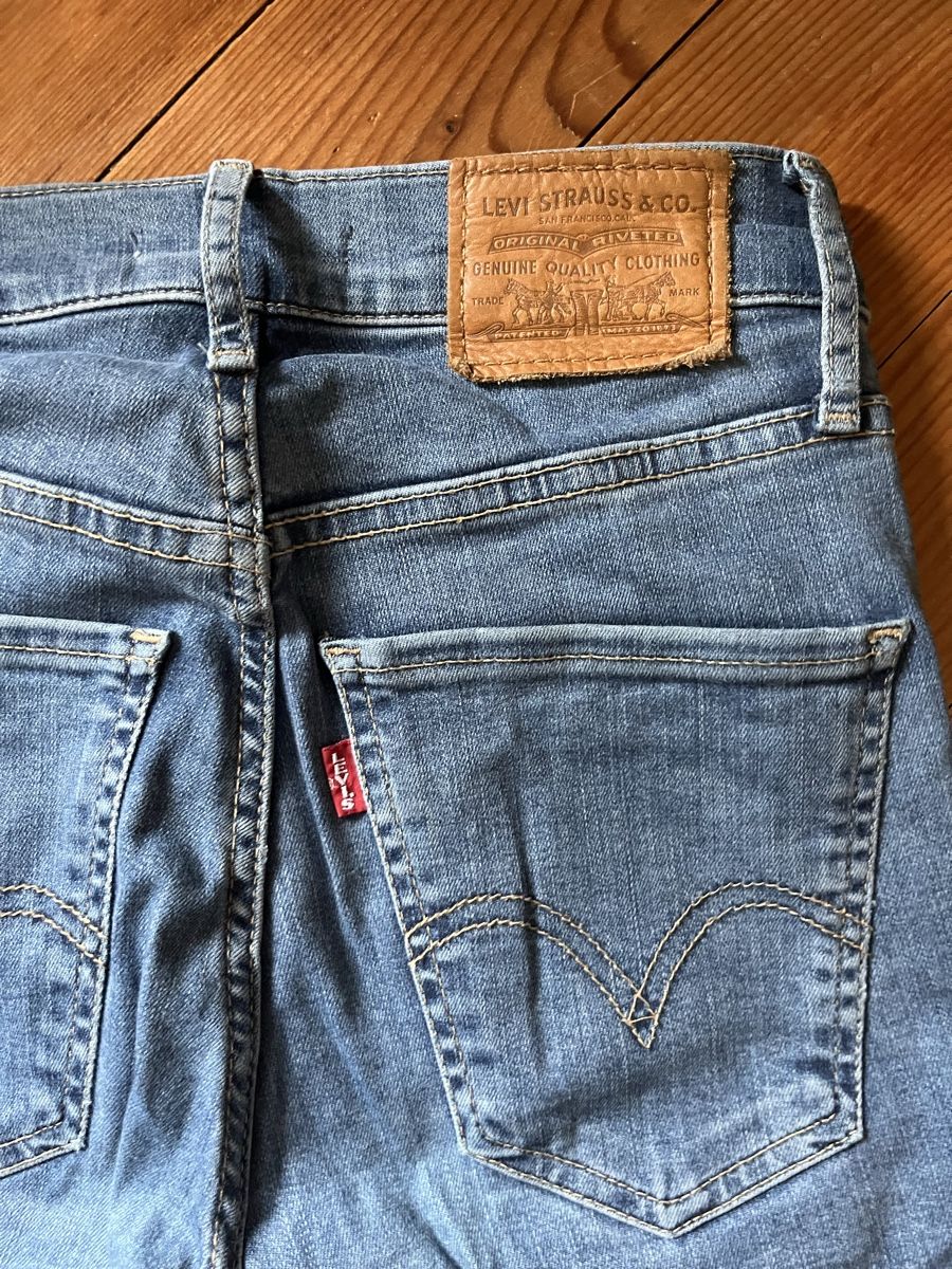 Levi's Jeans: Levi's Jeans – Usato da Winterthur venduto da Milly_z9 2
