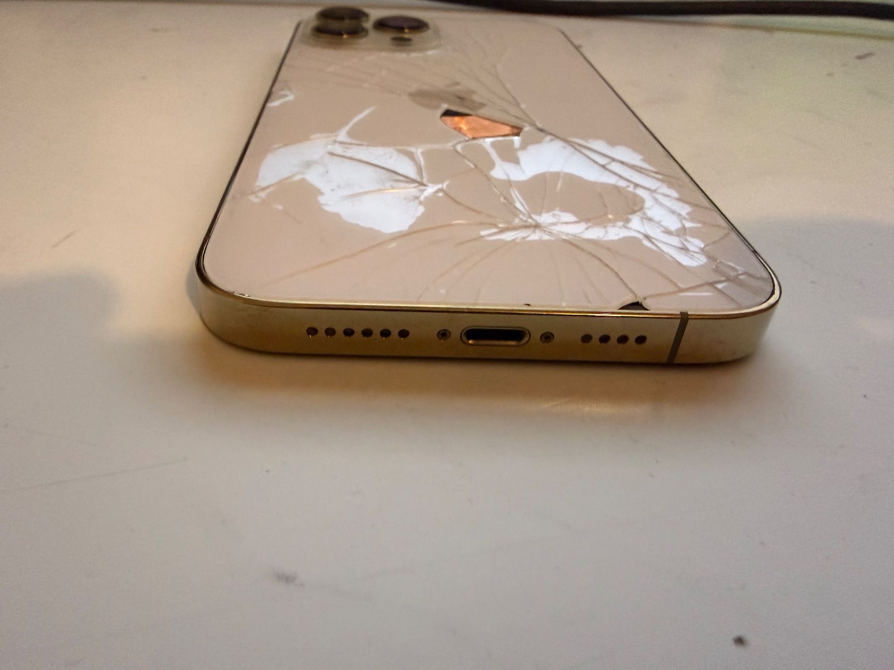 Apple Portables: APPLE iPhone 13 Pro Max iCloud gesperrt – Défectueux à Pratteln par Compsell 5