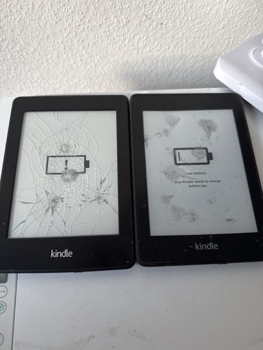 Amazon Tablet PC: 2 Liseuse Amazon Kindle Paperwhite Cassé  – Difettoso da Nyon venduto da piv_5qhc 1