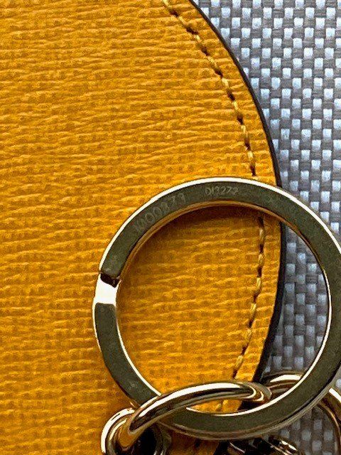 Louis Vuitton Portachiavi: Louis Vuitton Schlüsselanhänger – Nuovo (secondo la descrizione) da Adligenswil venduto da Propylon 2