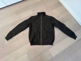 Schöner brauner superleichter Blouson