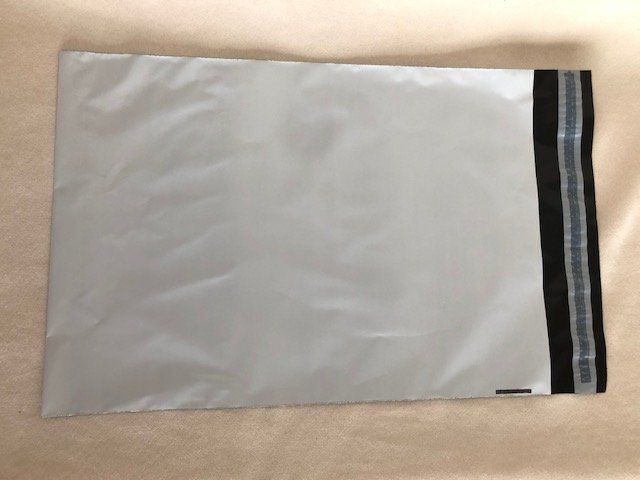 Couverts & Versandtaschen: 10 Versandbeutel mit Haftklebeverschluss 28 x 40 cm – Neu (gemäss Beschreibung) aus Zuchwil von tramonto100 1