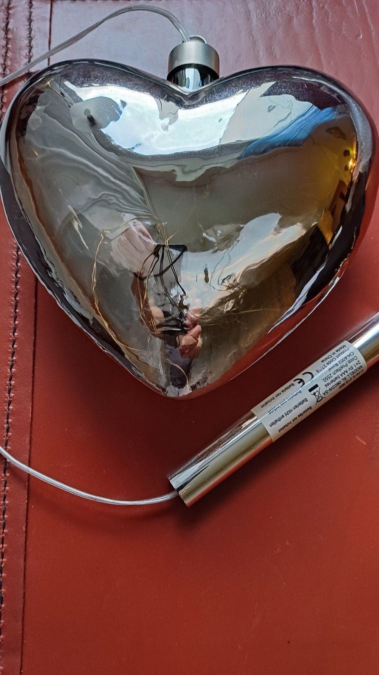 Tutte le decorazioni: Herz mit Leuchdioden aus Glas – Usato da Zollikerberg venduto da Kaugo 1