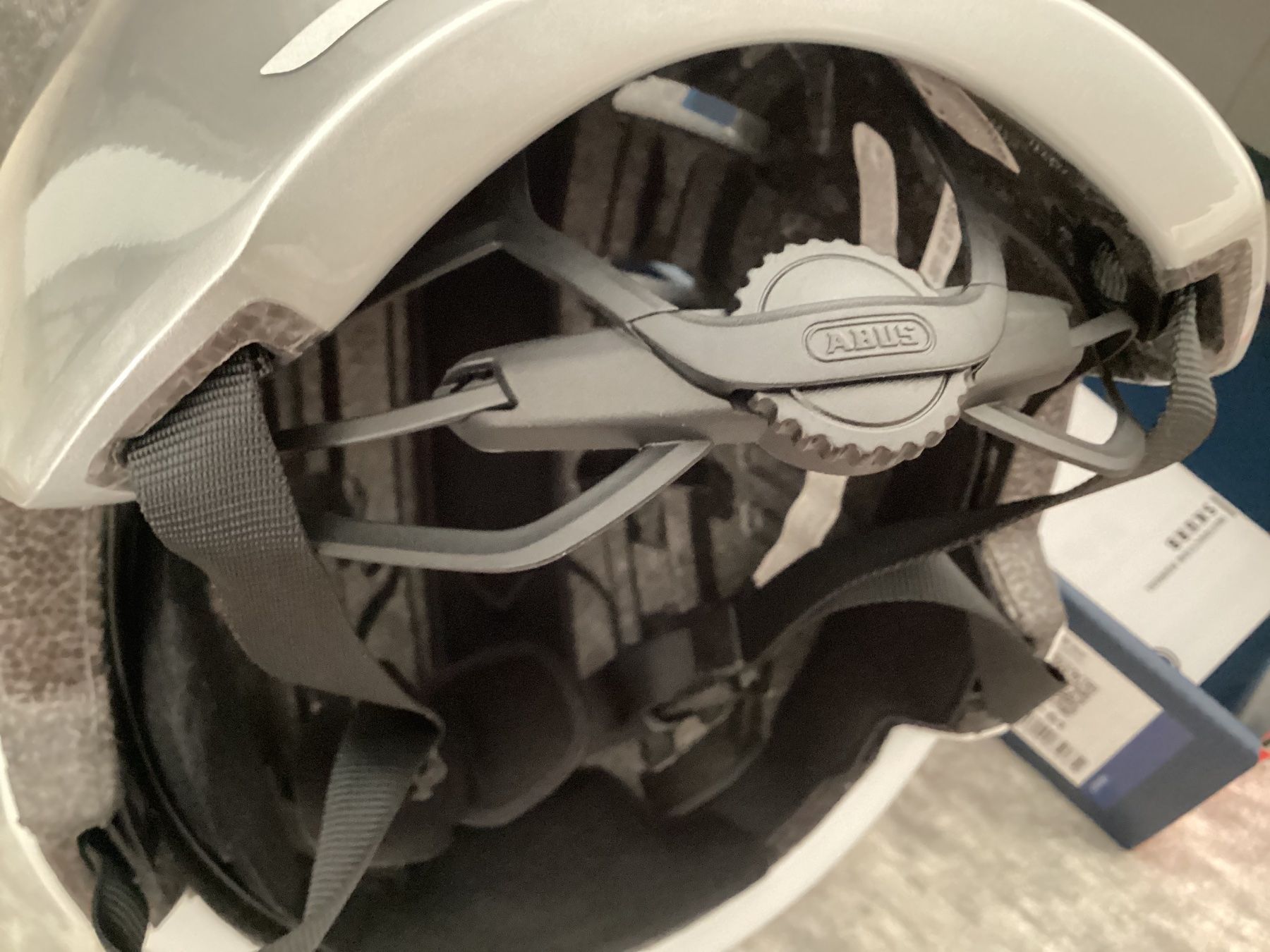 Helme: Abus Velohelm Trekkinghelm cityhelm – Neu (gemäss Beschreibung) aus Flüelen von ne08 1
