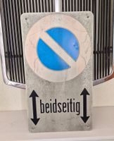Verkehrsschild / Strassen Schild Parkiere Verboten beidseiti