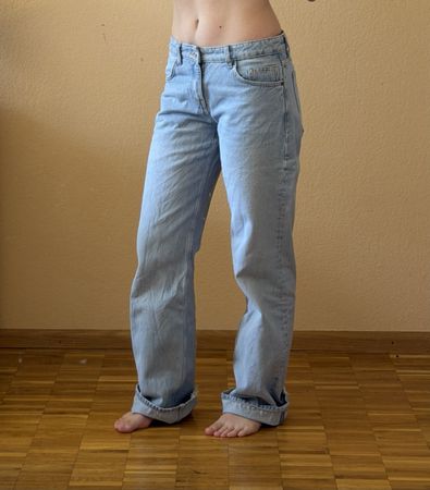 ZARA LIGHT WASH JEANS M