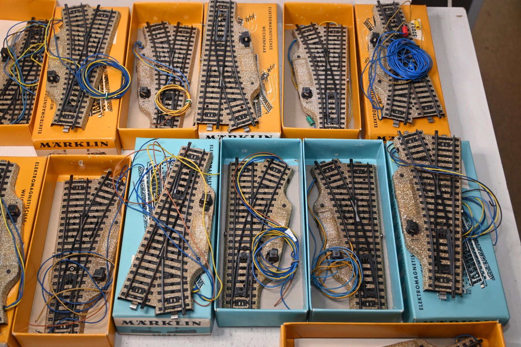 Märklin Modellini di ferrovie: Diverse Märklin M Weichen 5202 mit OVP – Usato da Laupen ZH venduto da Zmoewe 4