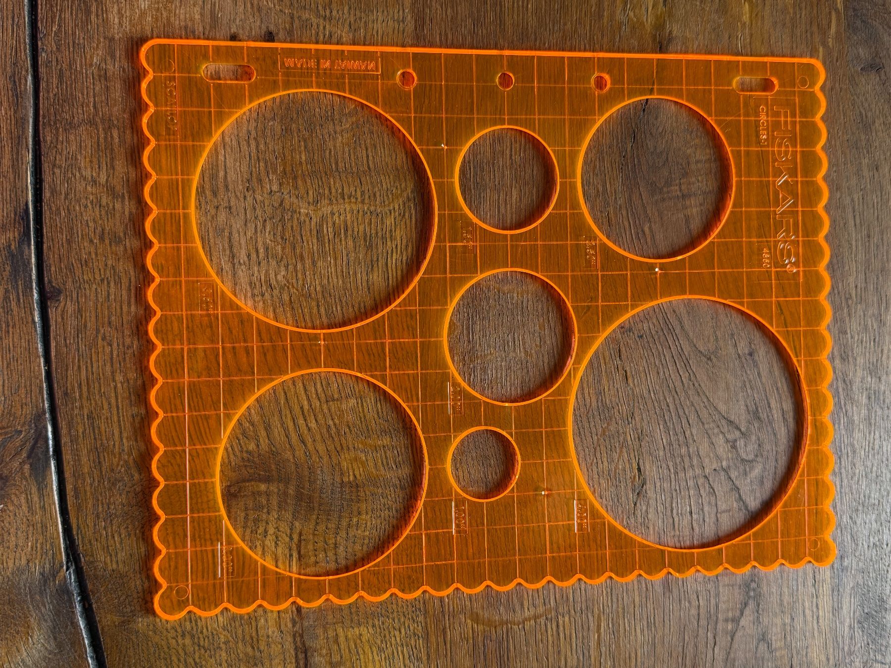 Fiskars Sciablone: Fiskars Schablone Bilderrahmen Kreise, neu – Nuovo (secondo la descrizione) da Winznau venduto da Sandhya