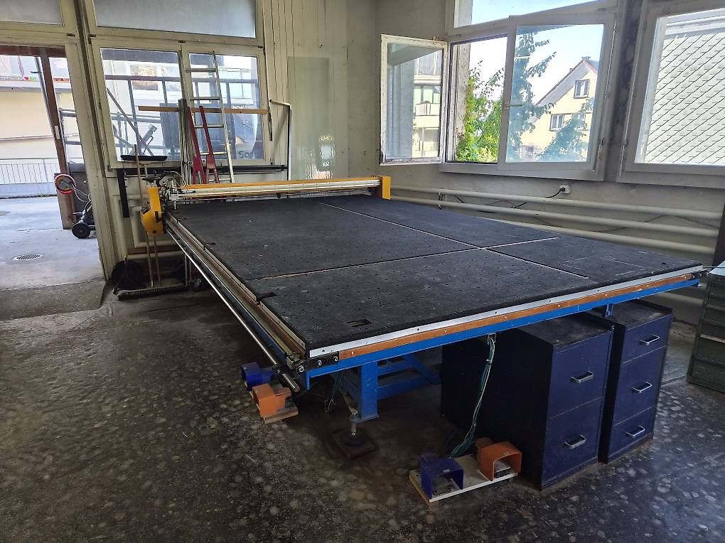 Toutes les machines: Glasschneidetisch – D'occasion à Zürich par mr8_s9xl