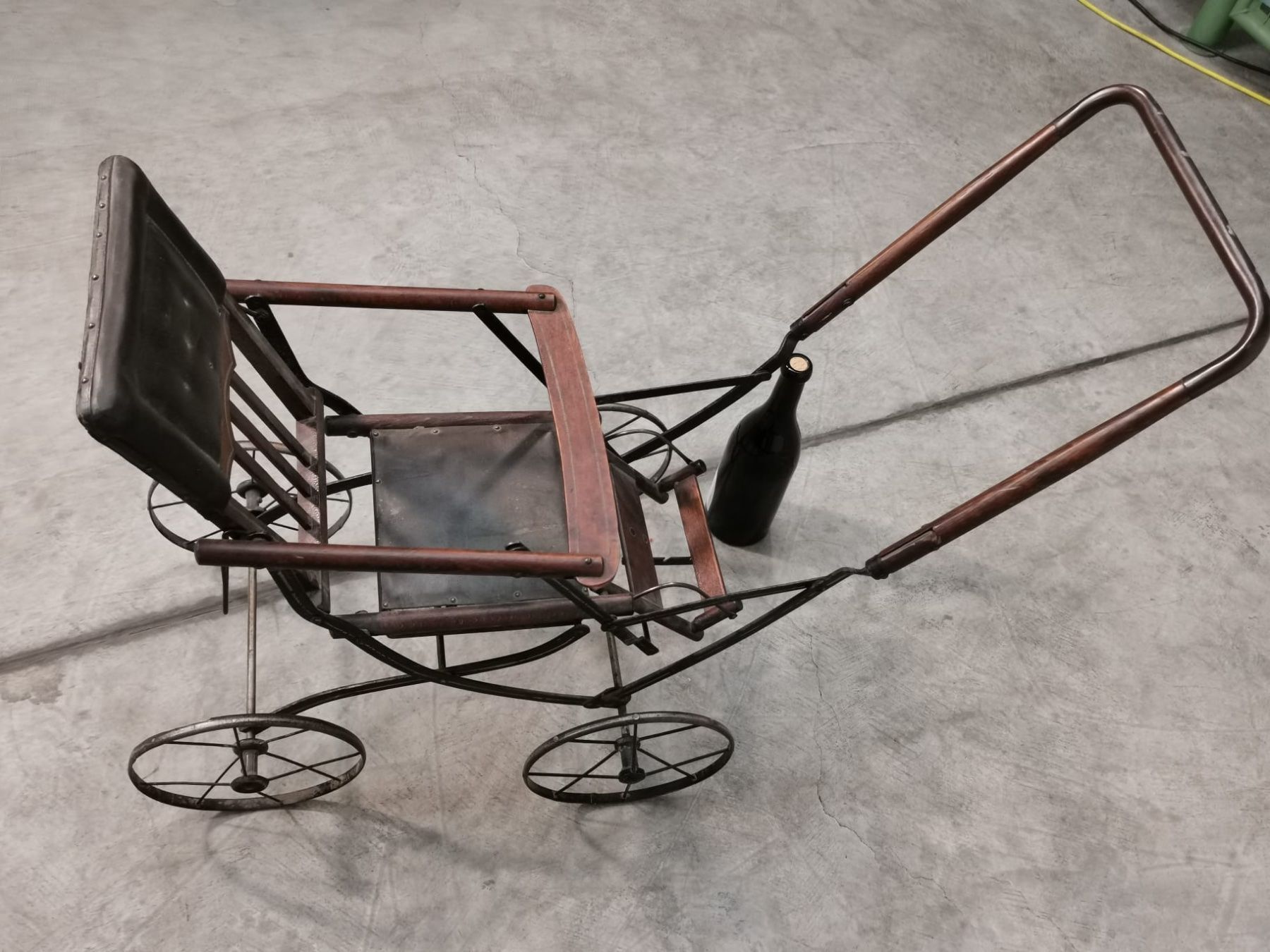 Puppenwagen: Antiker grosser Puppenwagen – Gebraucht aus Zürich von Vintage-1993 3