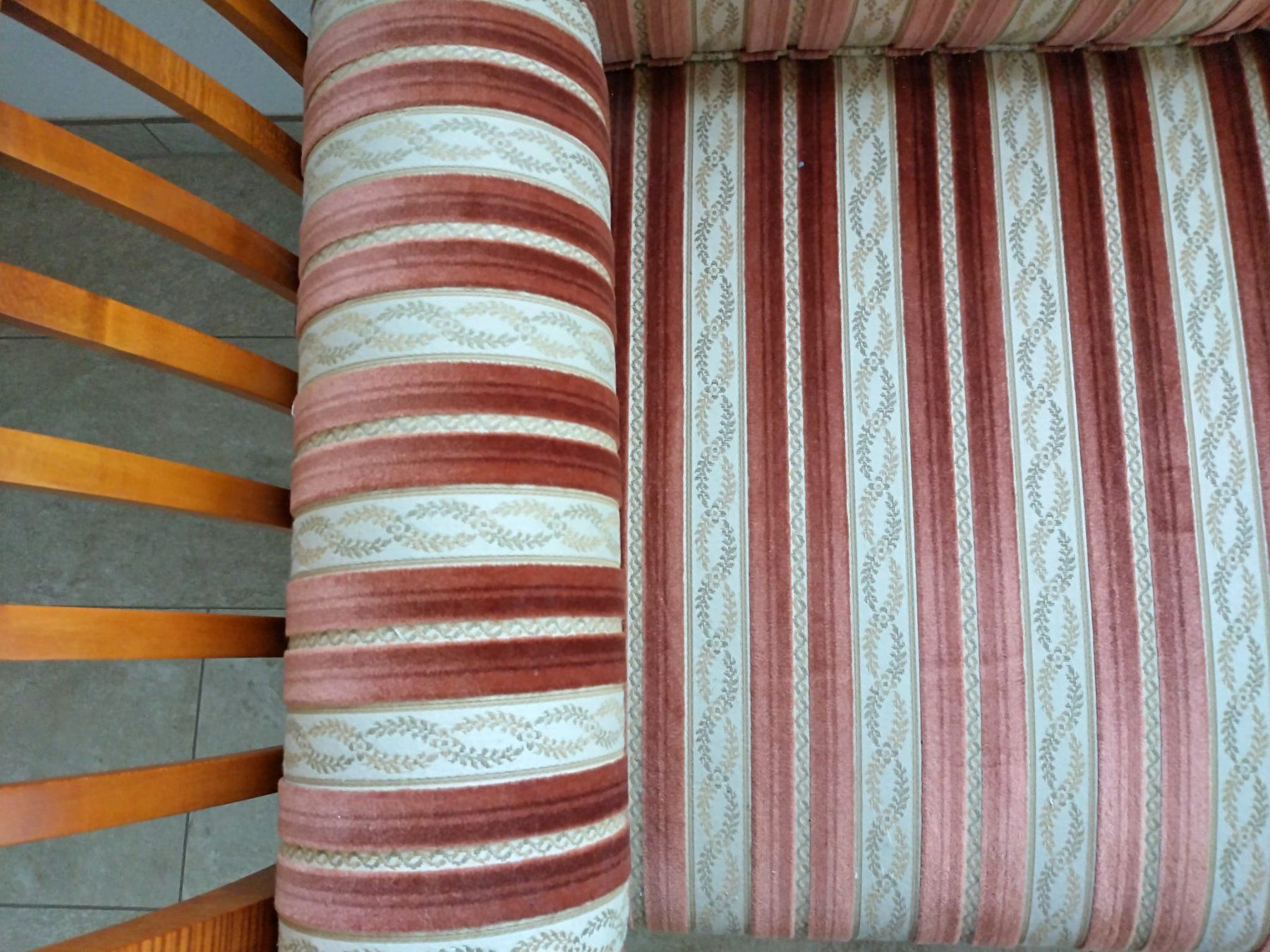 Divani: Wunderschöne, klassische, flache Sofa – Usato da Gross venduto da eve_m9qj 1
