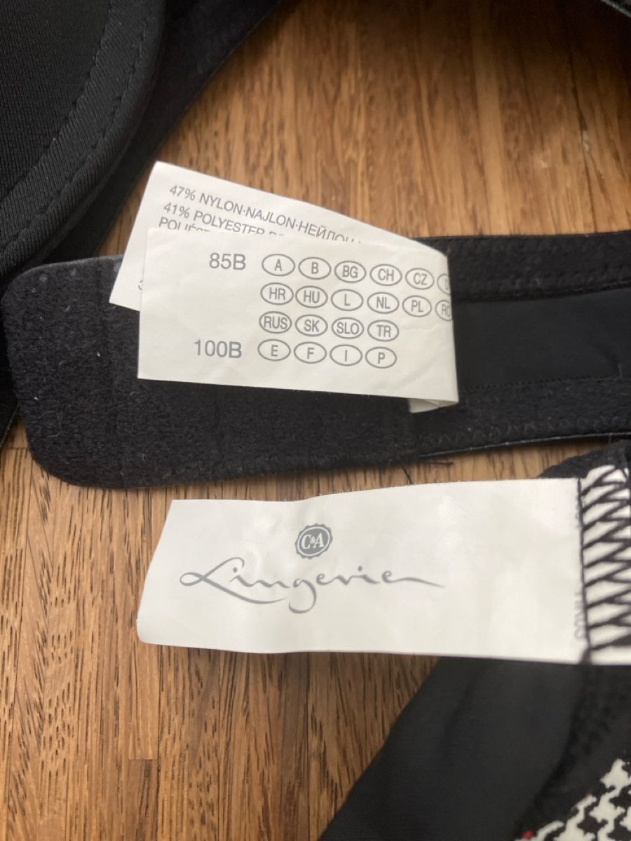 Autres dessous: Set schwarz Grösse 38/40 neuwertig – D'occasion à Ruggell par VegasGirl 2