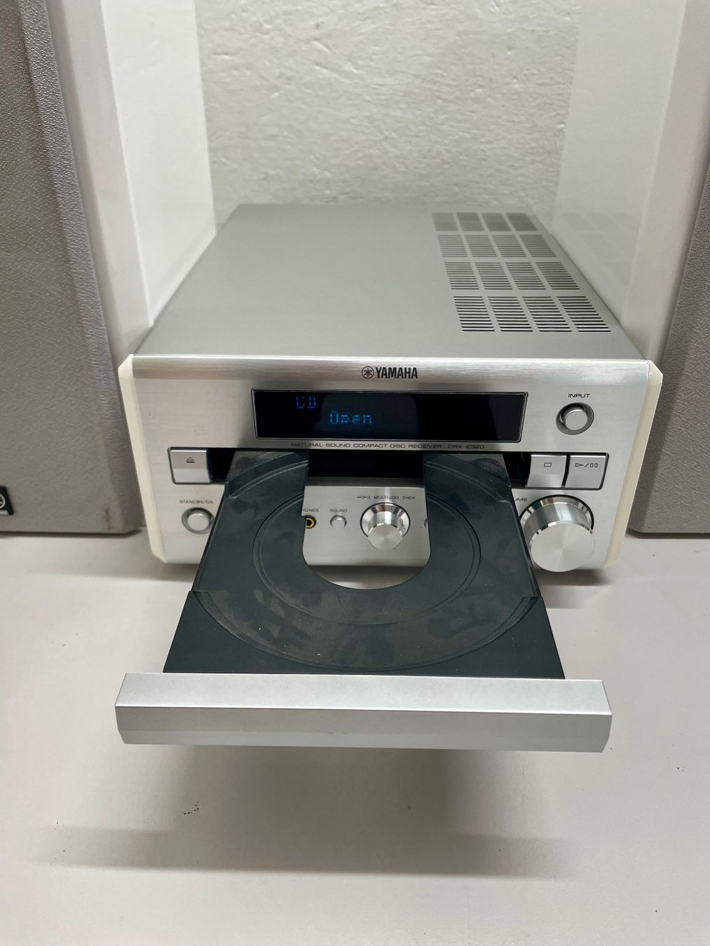 Yamaha Ricevitori: Yamaha Natural Sound Compact Disc Receiver CRX-E320 – Usato da Niederdorf venduto da LeptonAG 2
