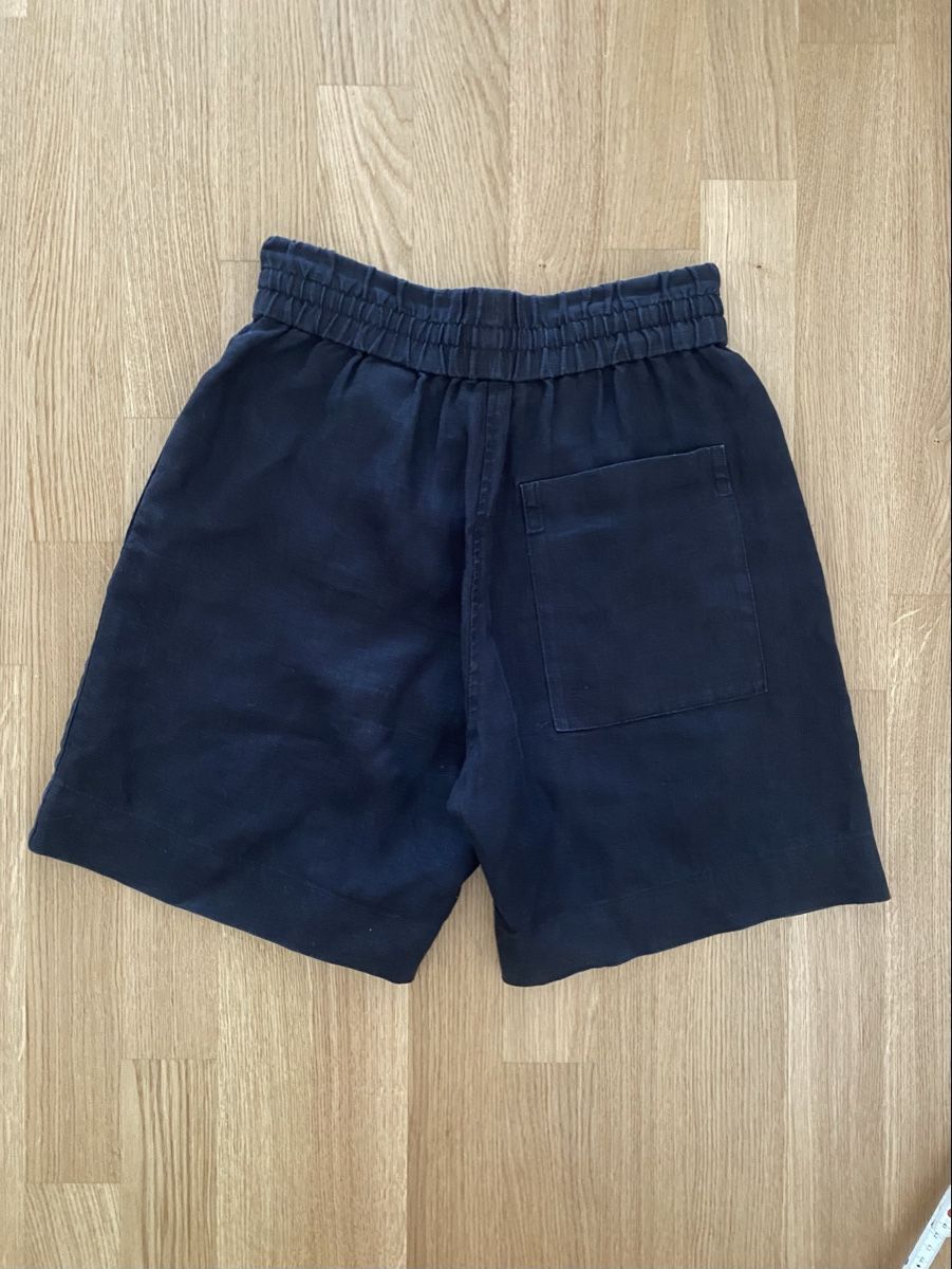 Cos Pantaloni: Short en lin COS – Usato da Les Acacias venduto da flozette 4