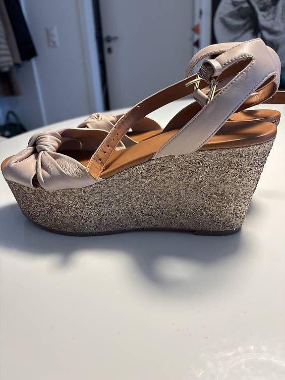 Scarpe da donna: Platteausandale – Usato da Stettlen venduto da indien11 2