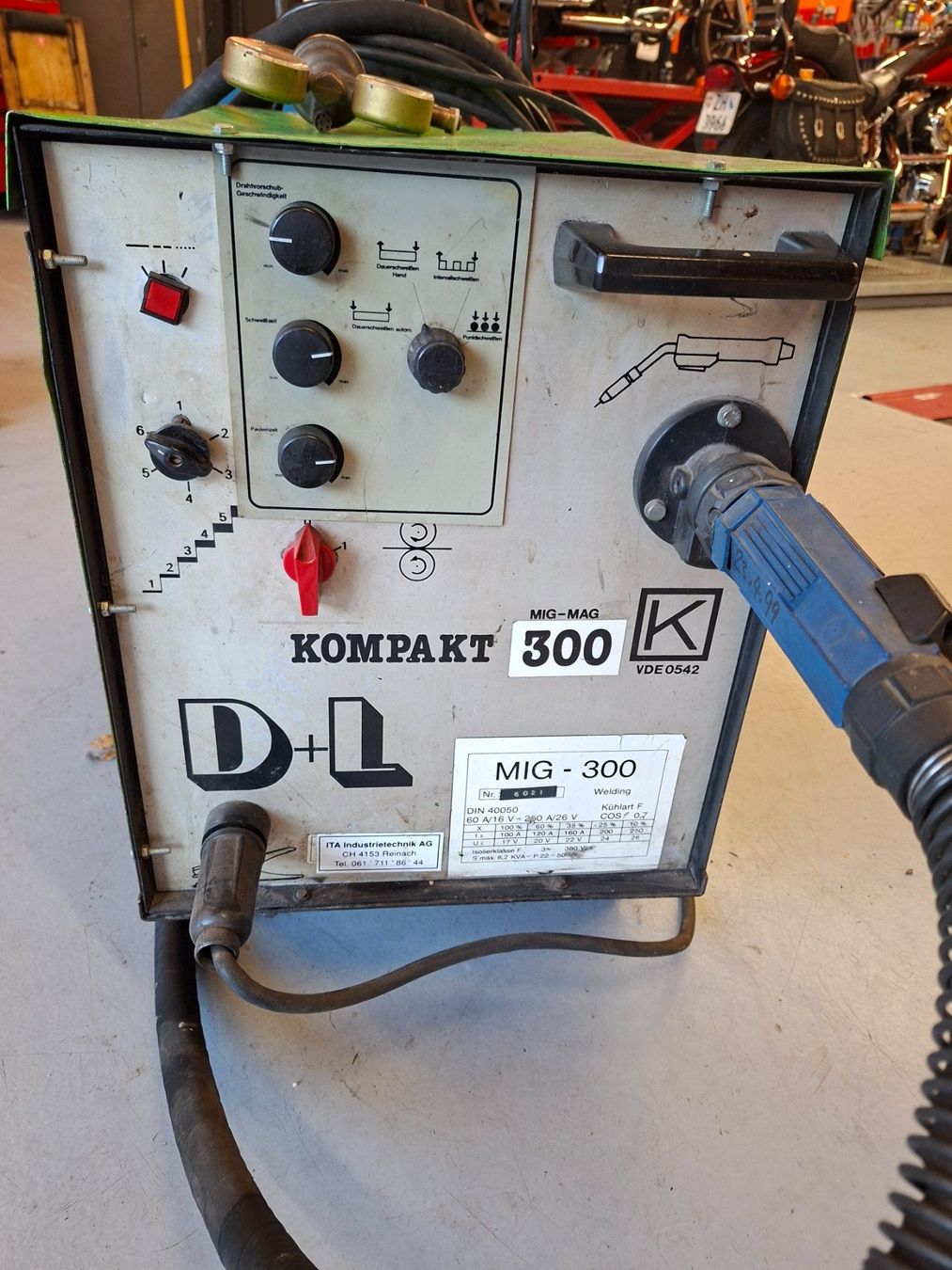 Saldatori: Schweissgerät MIC 300 – Usato da Volketswil venduto da LuckyandCandy 1