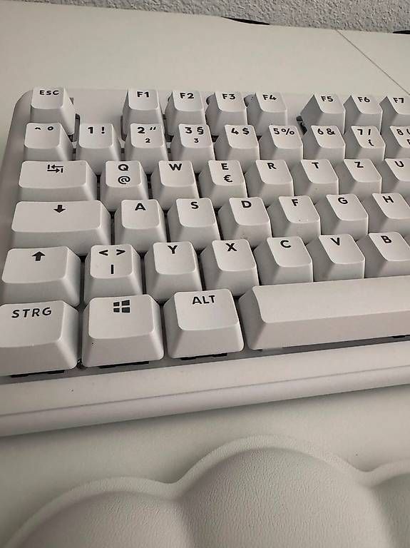 Logitech Tastaturen: Logitech G715 Wireless Gaming Tastatur/Keyboard  CH Layout – Gebraucht aus Wohlen AG von miguelvieira3010 1