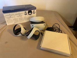 Playstation VR2 Headset mit Controllern und OVP guter Zus...