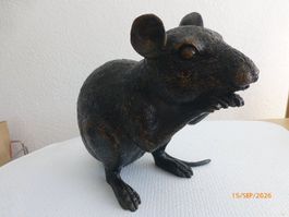 Sehr grosse Maus aus Bronze. Schwer und eher selten.