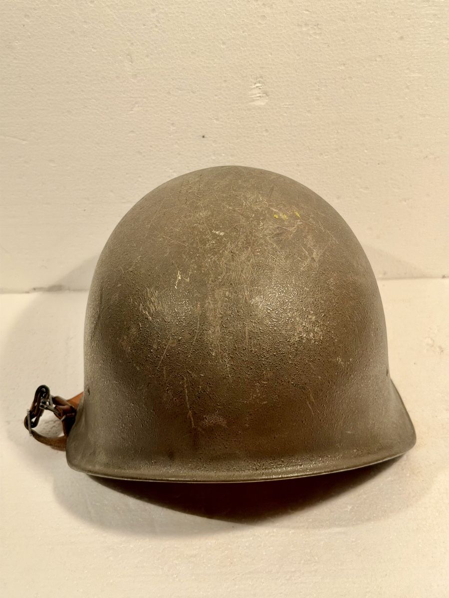 Uniformi & Effetti personali: Military helmet olive green leather strap – Usato da Lausanne venduto da artnouveau04 1