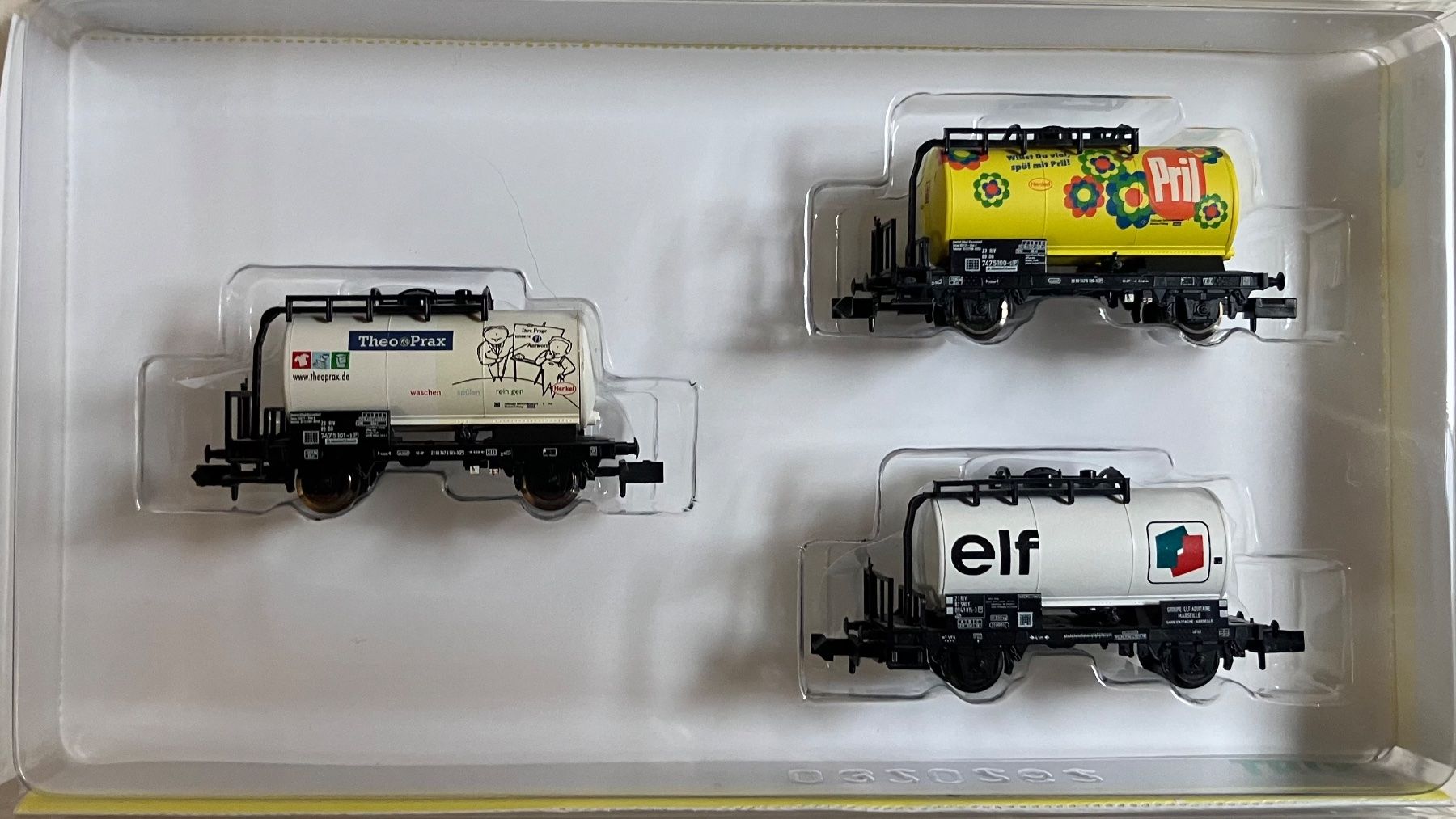 Trix Trains électriques: Minitrix Set de 3 wagons citernes – D'occasion à Dompierre VD par immorentes