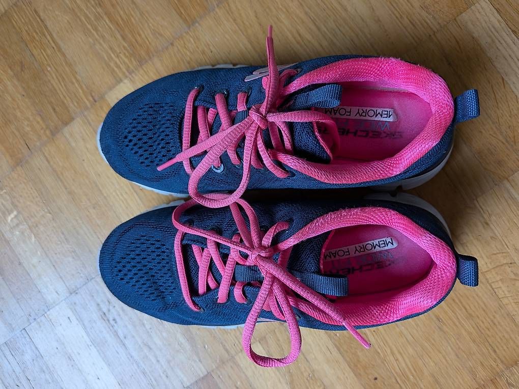Scarpe per ragazze: Skechers memory foam Grösse 35 – Usato da Luzern venduto da jumeira01 2