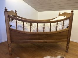 Kinderbett aus Massivholz