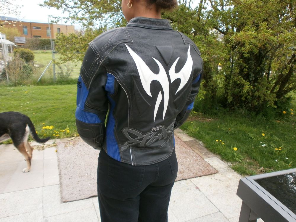 Damen Motorradjacke Aus Lammleder – Größe L (Brustumfang 37/38) – Stilvoll, Schlank Geschnitten, Mit Weichem Innenfutter