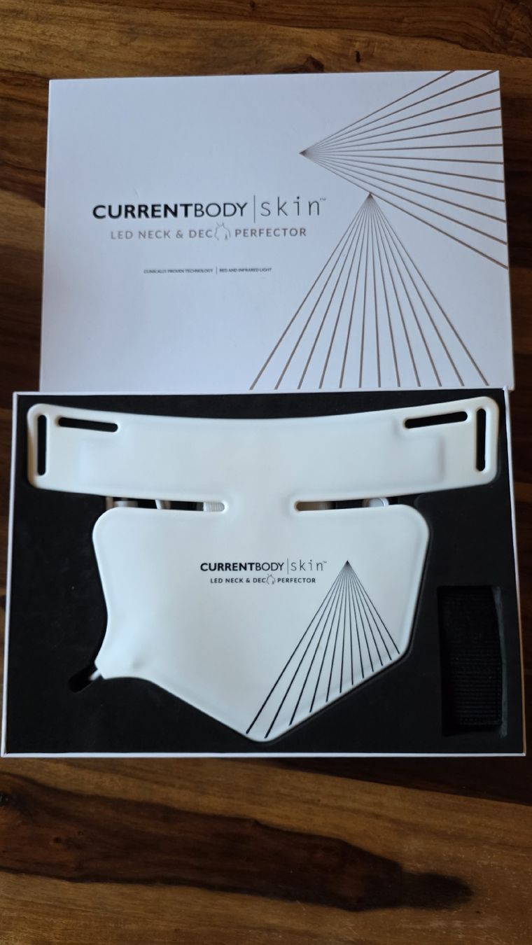 Cura del viso: Currentbody Skin LED Mask und Neck Set – Usato da Mettau venduto da eli_k78v 1