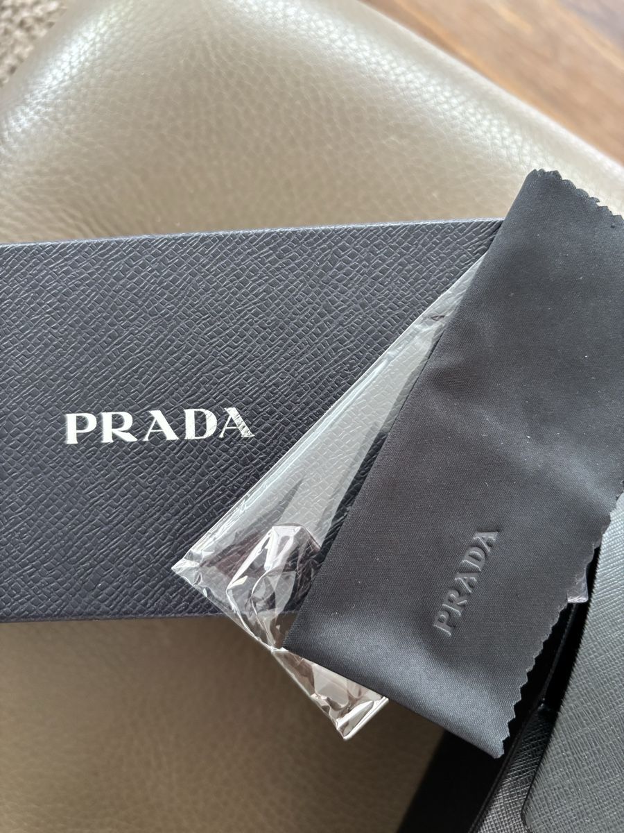 Prada Occhiali & Lenti: PRADA Sonnenbrille wie NEU – Nuovo (secondo la descrizione) da Tägerwilen venduto da limolimo 1