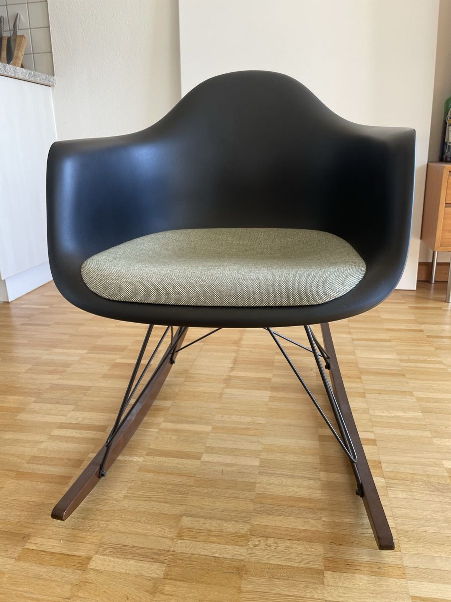 Eames Sedie: Vitra Eames Chair / Schaukelstuhl – Usato da Basel venduto da eri_gnh2 1