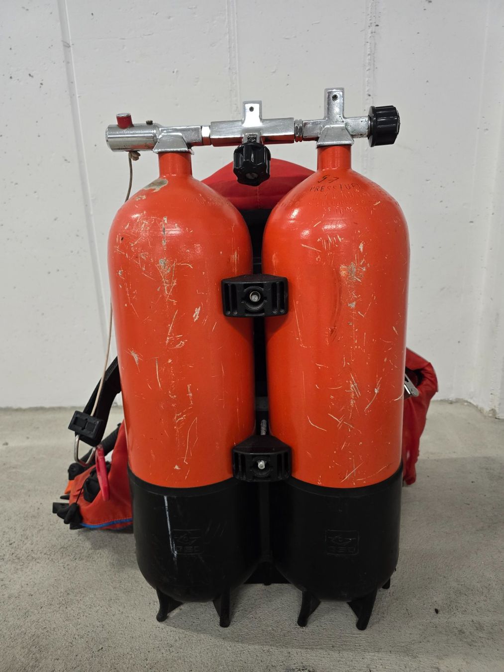 Bouteilles de plongée: Scubapro Doppel-Tauchflaschen + Master Jacket – D'occasion à Bürglen TG par 7weiss 1