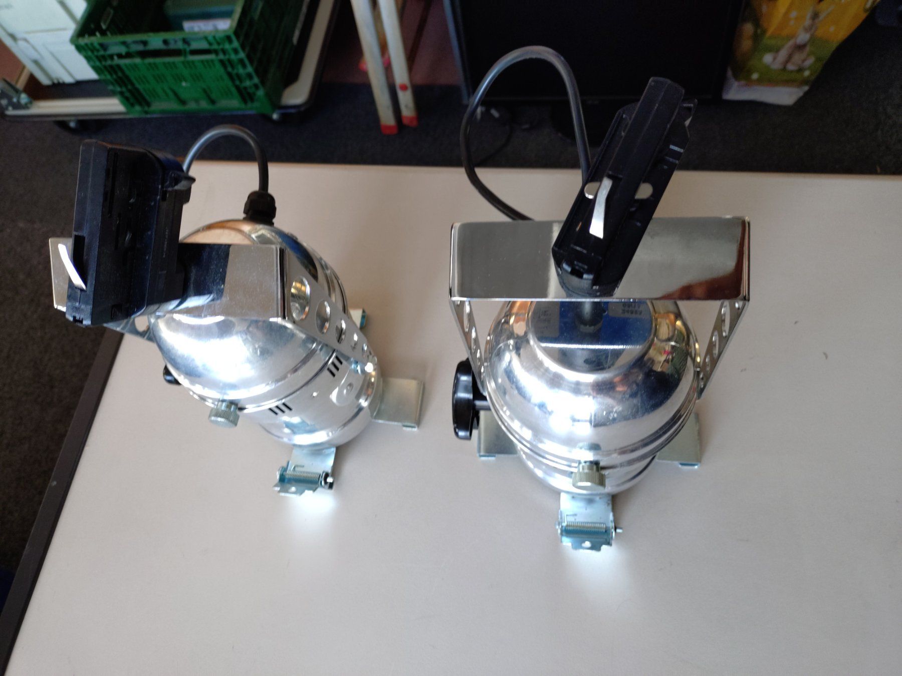 Lampen: 2 Stk. PAR 36 Bühnenstrahler – Gebraucht aus Tägerschen von Tech-World7 3