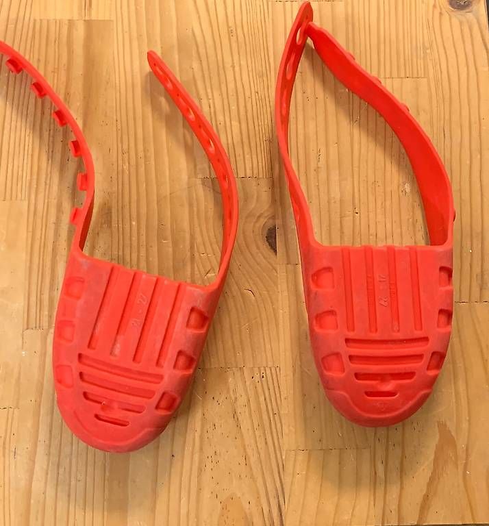 Chaussures garçon: Kinderschuhe Schutzüberschuhe Gr. 21 - 27 – D'occasion à Zofingen par zofredam 1