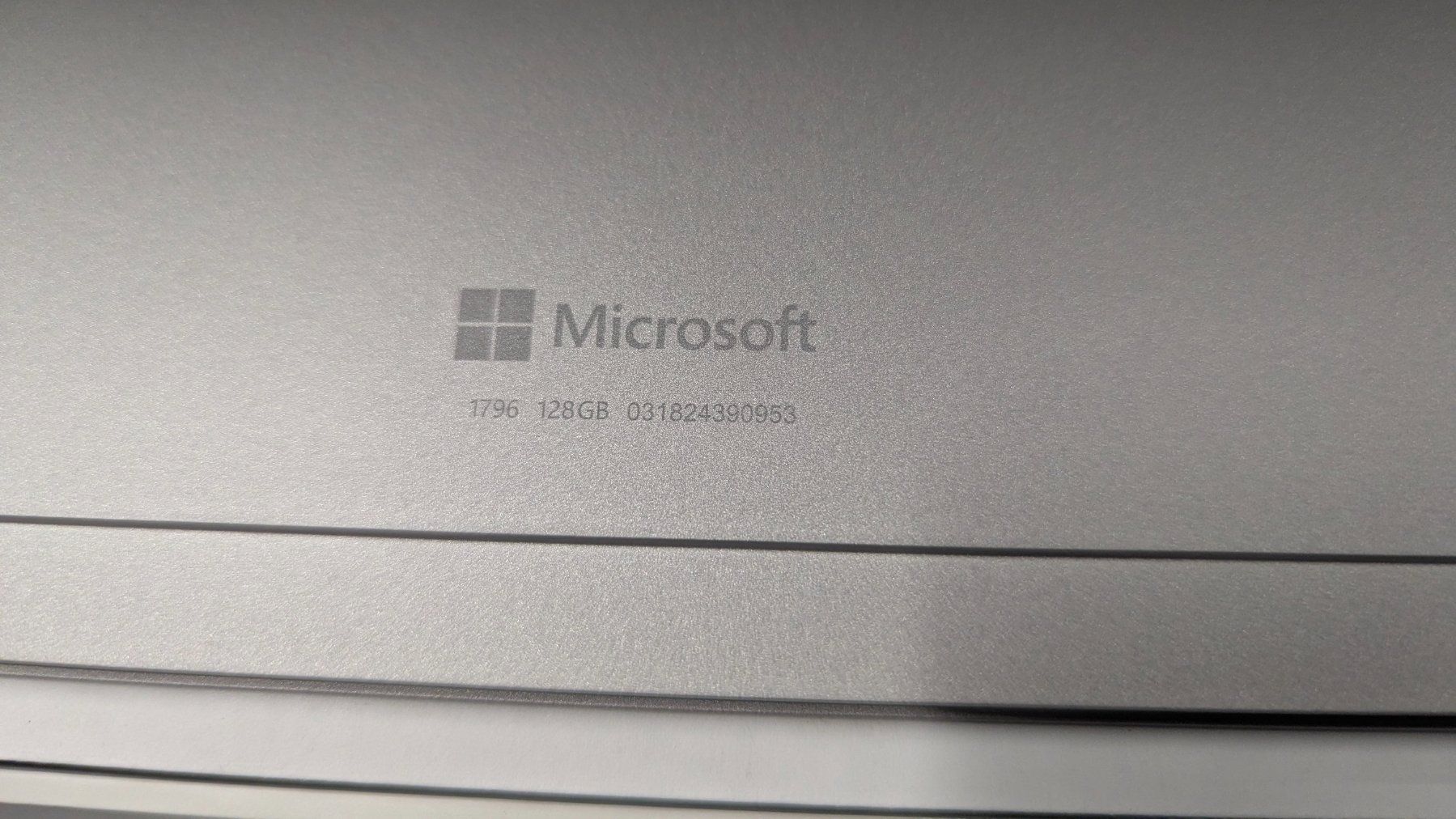 Microsoft Tablettes PC: Microsoft Surface Pro 6 "Back to School" Windows 11 Pro !!! – D'occasion à Schaffhausen par thyron 5