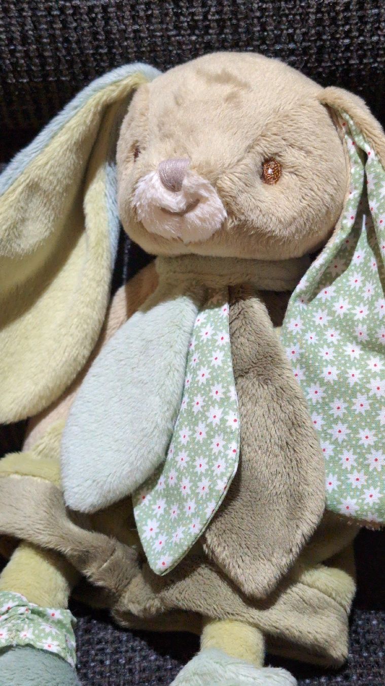 Jouets: Weihnachtsgeschenk gesucht? Hase Bukowski Design – Neuf avec emballage d'origine à Rüfenach AG par sen_vbz6 2