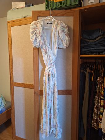 Blumenkleid Sommerkleid Wickelkleid Gr. 36 – Frisch & Leicht