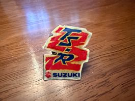 Anstecknadel Suzuki TSR Logo gebraucht guter Zustand
