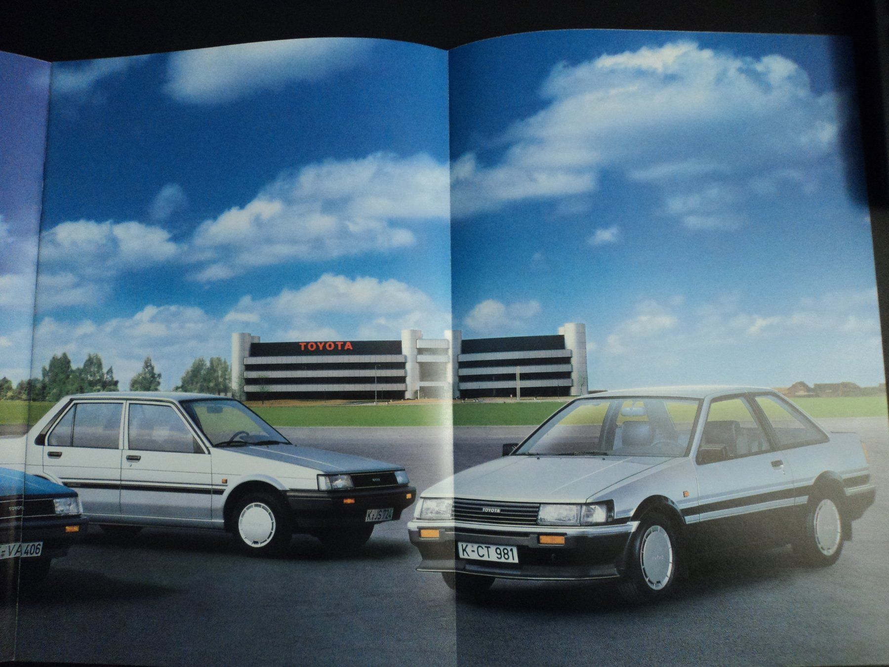 Toyota Documenti: Prospekt Toyota Corolla 1983 mit Coupé GT – Usato da Schwarzenburg venduto da modelCARama 1