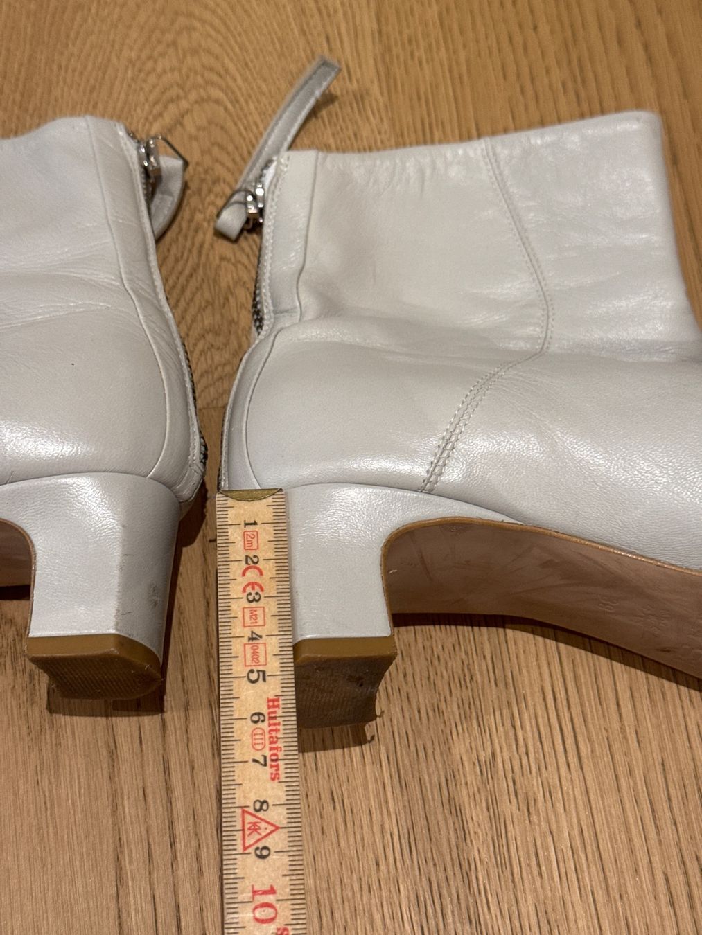 Chaussures femmes: Ice white ankle boots – D'occasion à Zürich par VittoDS 4