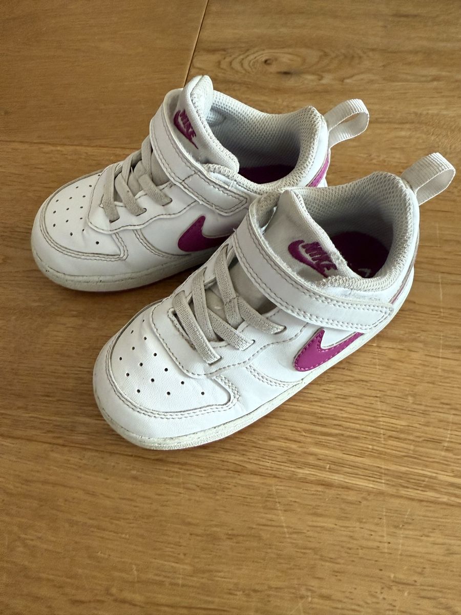 Nike Scarpe per ragazze: Nike Sneaker - Grösse 25 – Usato da Spreitenbach venduto da Princess1989