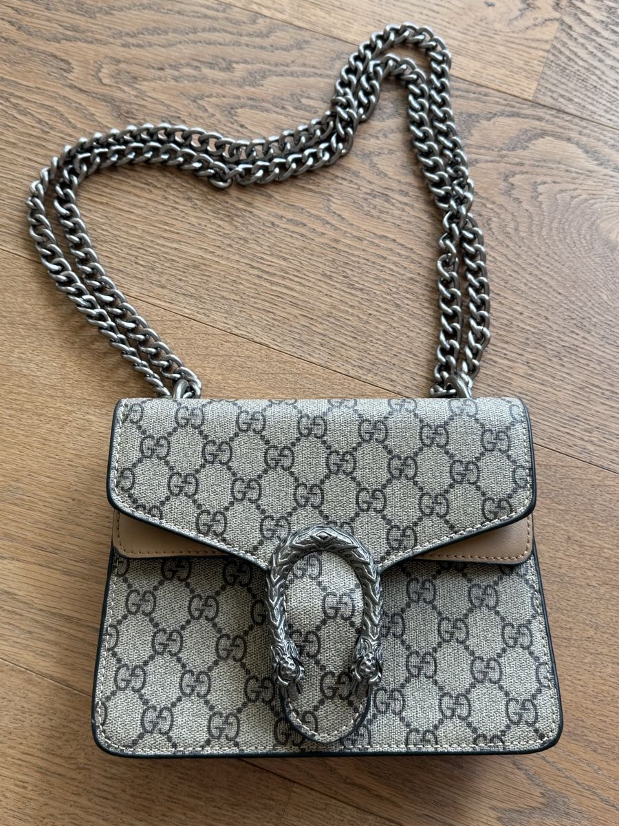 Sacs femmes: Handtasche NEU – Neuf avec emballage d'origine à Erlenbach ZH par juwe7
