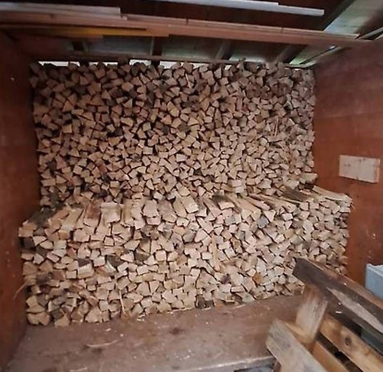 Holzartikel: Gemischtes Holz aus Kastanie, Eiche und Robinie – Gebraucht aus Horw von jac_9ycl