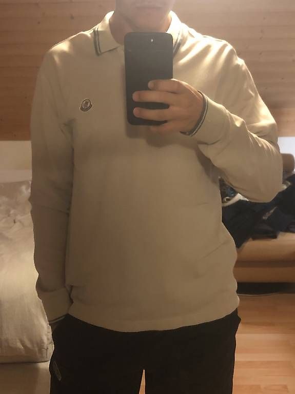 Magliette Polo: Moncler Langarmpolo – Usato da Wegenstetten venduto da secondhand.jpg 4
