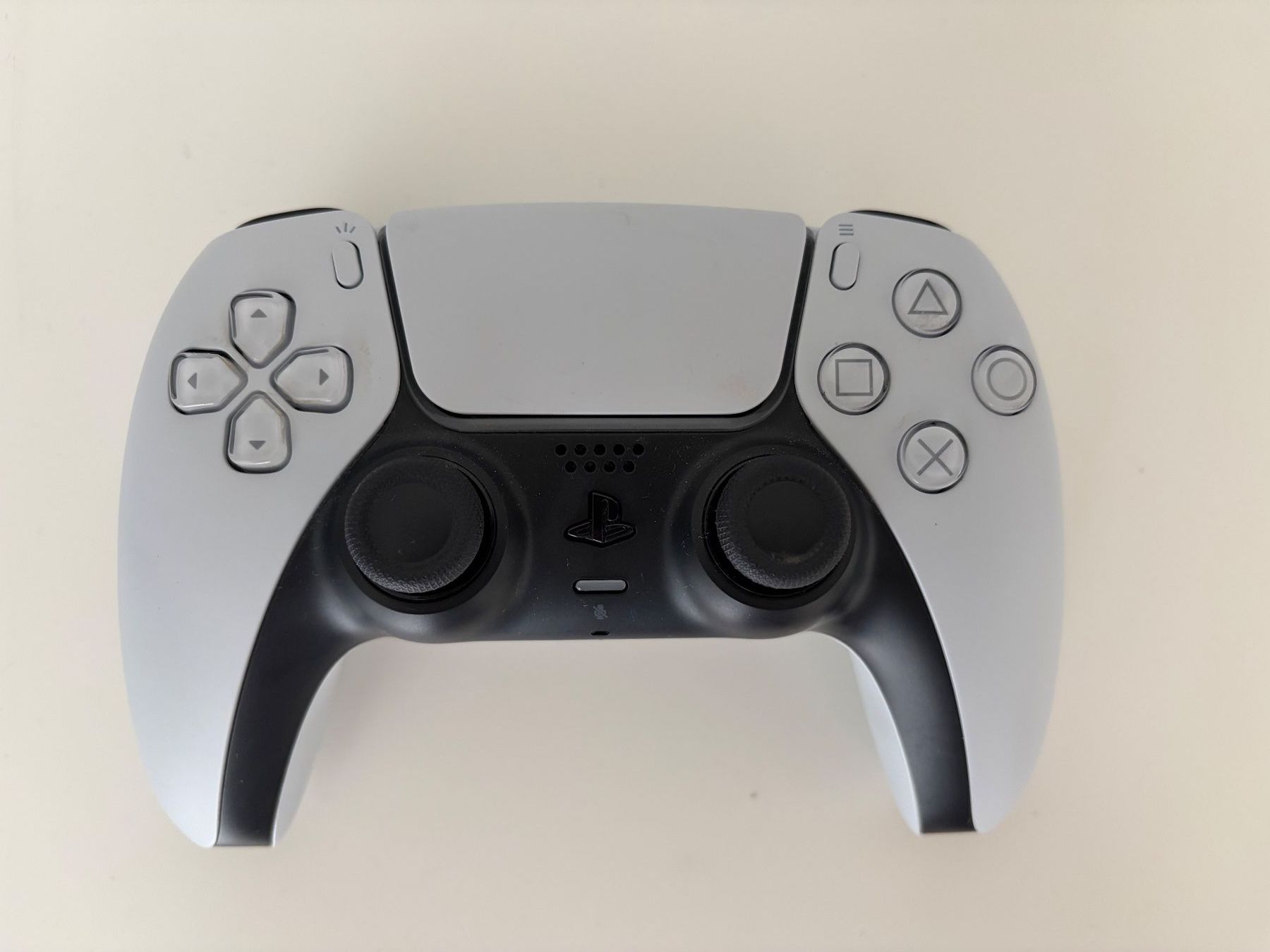 Sony Konsolen: PS5 mit CD Laufwerk und 2 Controller – Neu (gemäss Beschreibung) aus Erlenbach von sg_2fc7 2