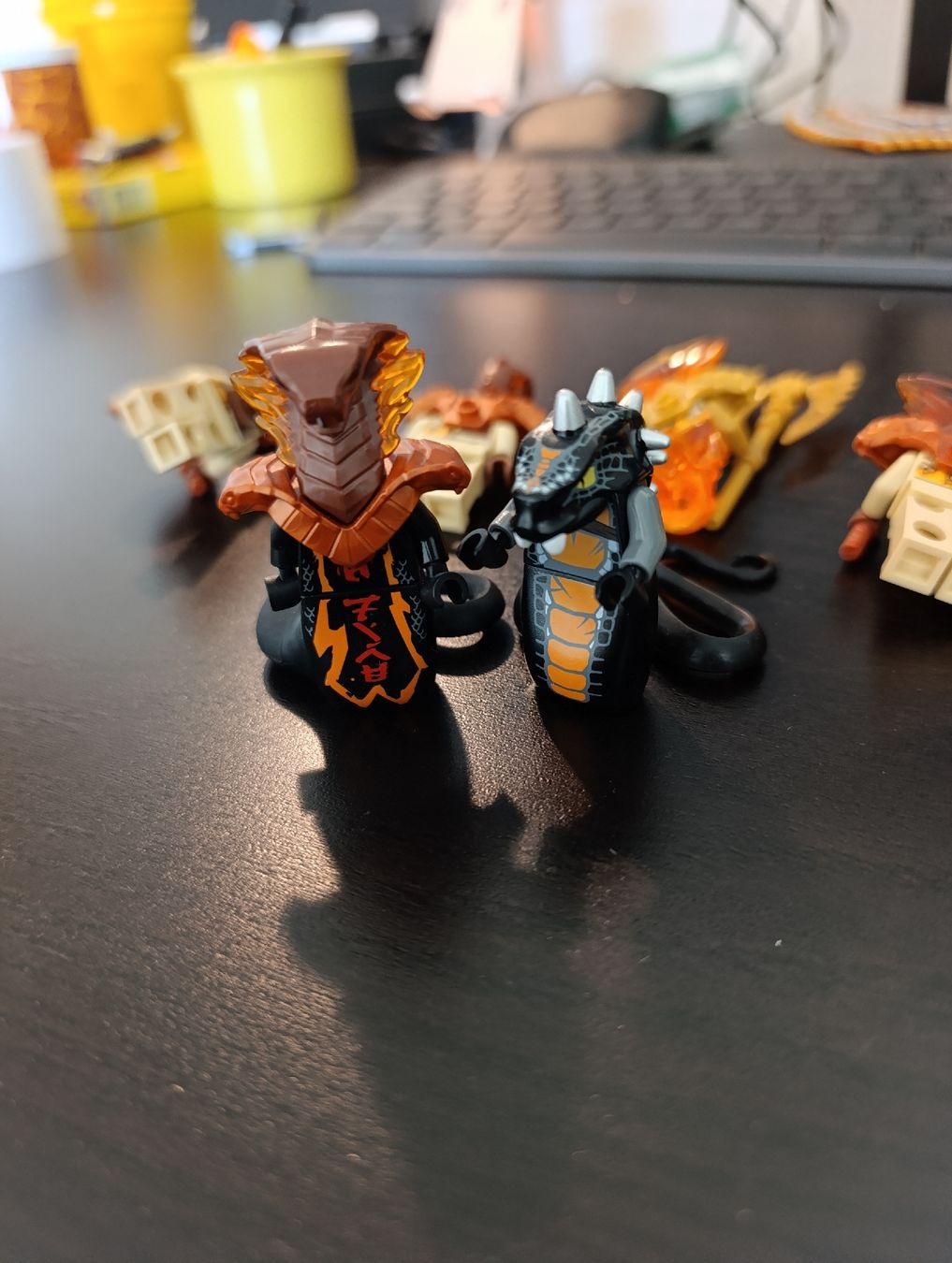 Lego Statuette: Lego minifigur - Ninjago Snakes – Usato da Richterswil venduto da 8ung_fertig 2