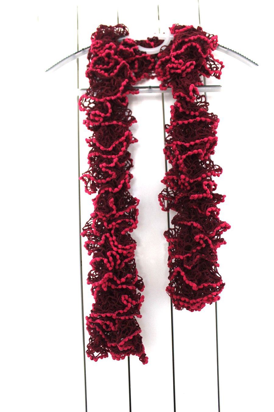 Foulard & Sciarpe: Fiolet-Rosa Farbender Strick Schal – Usato da Locarno venduto da madame-tus-sauds 2