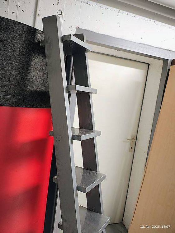 Étagères: CD-Ständer aus Holz - grau, stilvoll und praktisch – D'occasion à Gebenstorf par Kofol 3